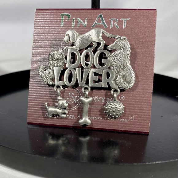 Dog Lover brooch with charms, never off card - Picture 2 of 12